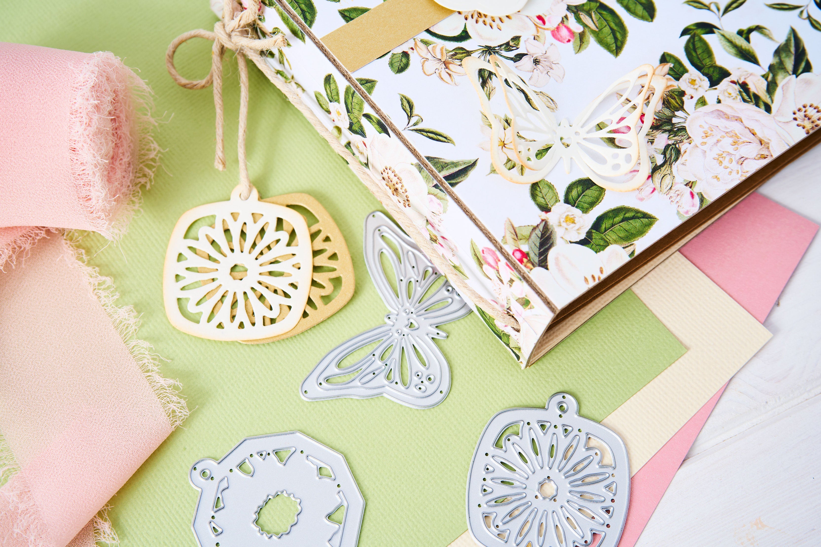 Charms Thinlits Die Set – Eileen Hull – Sizzix Fashion