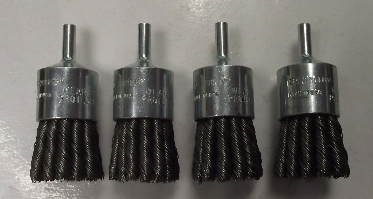 DEWALT DW49055 1″ x 1/4″ XP .020 Carbon Knot Wire End Brush 4pcs. USA Supply